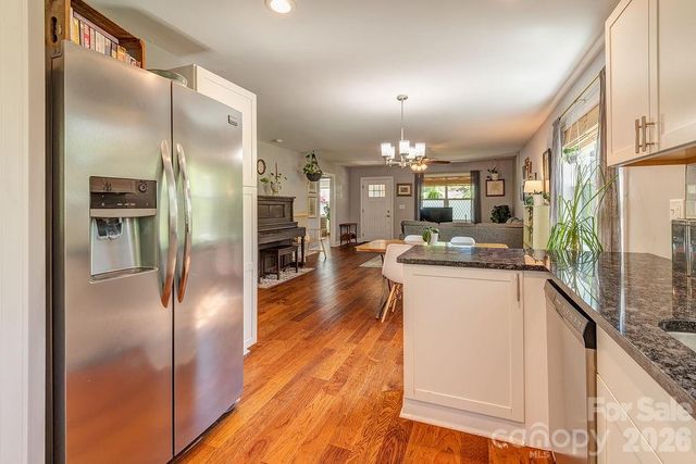 20 Plemmons Street, Asheville, NC 28806