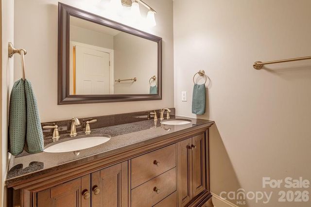 20 Plemmons Street, Asheville, NC 28806