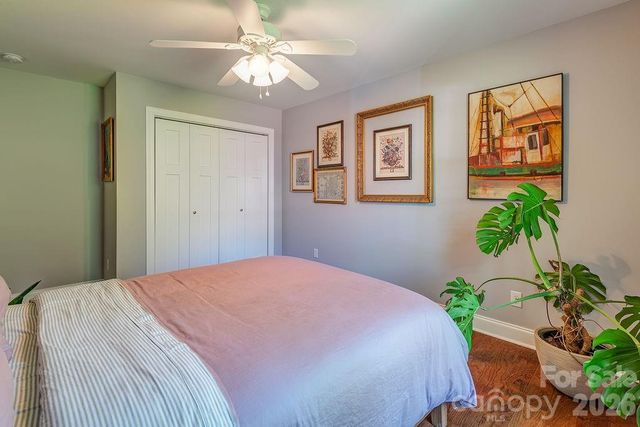 20 Plemmons Street, Asheville, NC 28806