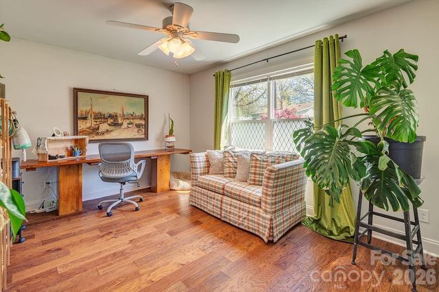 20 Plemmons Street, Asheville, NC 28806