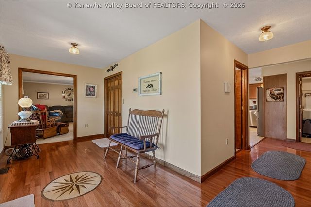 106 Rosewood Drive, Hurricane, WV 25526