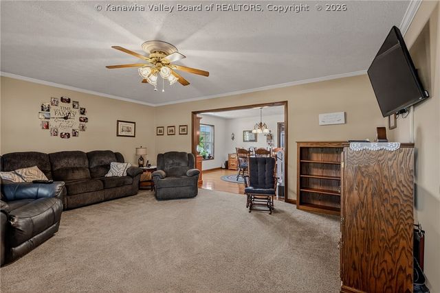 106 Rosewood Drive, Hurricane, WV 25526