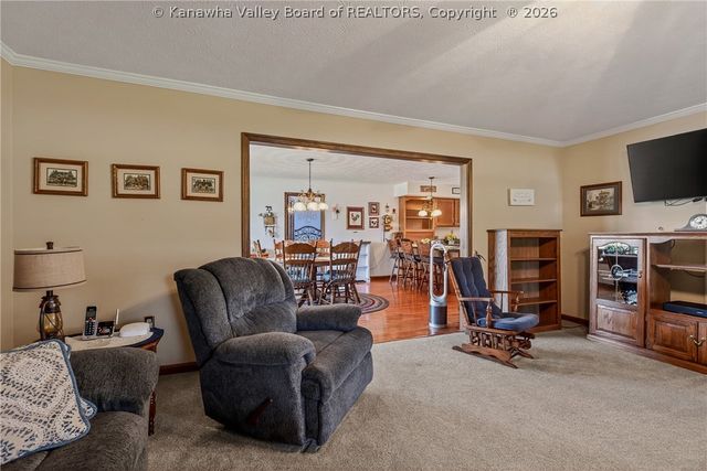 106 Rosewood Drive, Hurricane, WV 25526