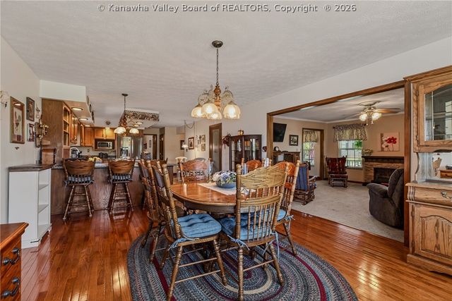 106 Rosewood Drive, Hurricane, WV 25526
