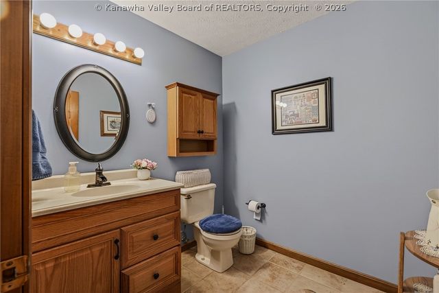 106 Rosewood Drive, Hurricane, WV 25526