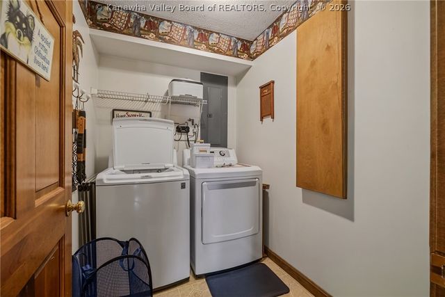 106 Rosewood Drive, Hurricane, WV 25526