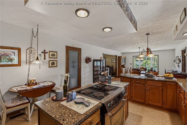 106 Rosewood Drive, Hurricane, WV 25526