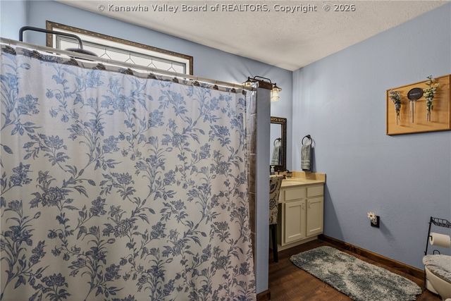 106 Rosewood Drive, Hurricane, WV 25526