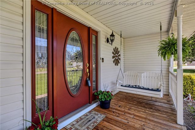 106 Rosewood Drive, Hurricane, WV 25526