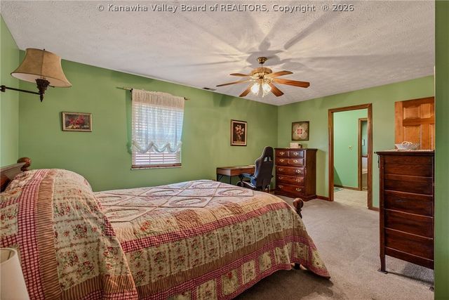 106 Rosewood Drive, Hurricane, WV 25526