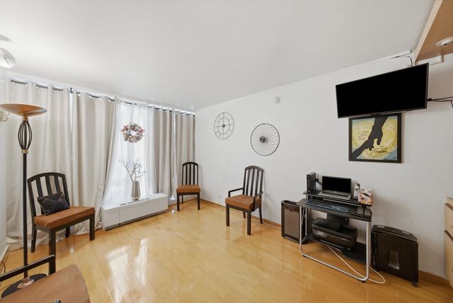 601 E 32nd Street 310, Chicago, IL 60616