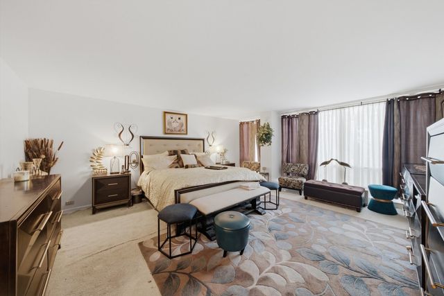 601 E 32nd Street 310, Chicago, IL 60616