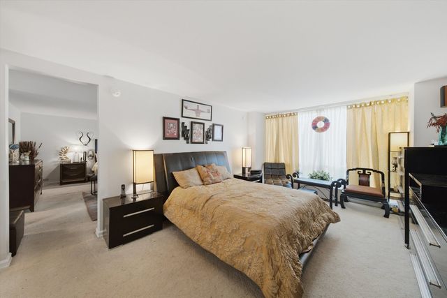 601 E 32nd Street 310, Chicago, IL 60616