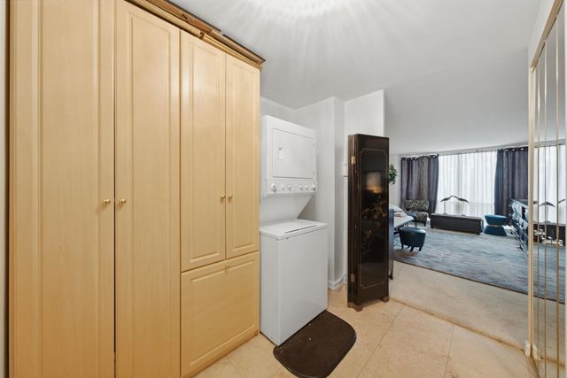 601 E 32nd Street 310, Chicago, IL 60616