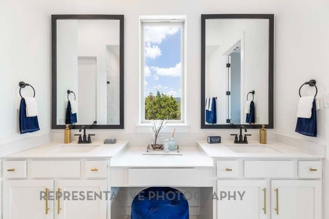 129 Top View DR, Liberty Hill, TX 78642