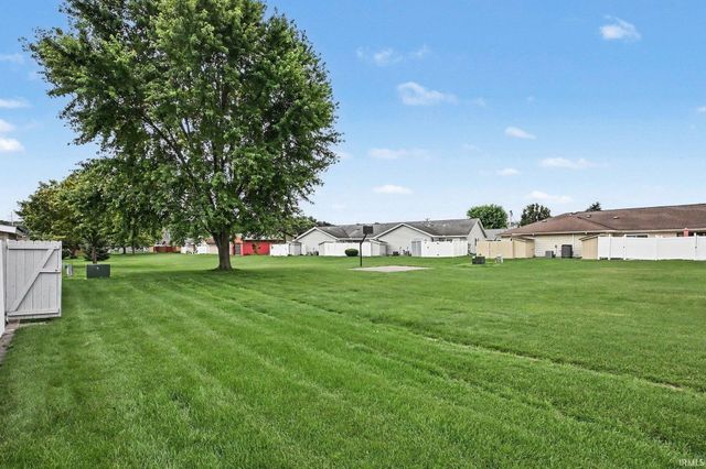 913 Berkley Circle, Mishawaka, IN 46544