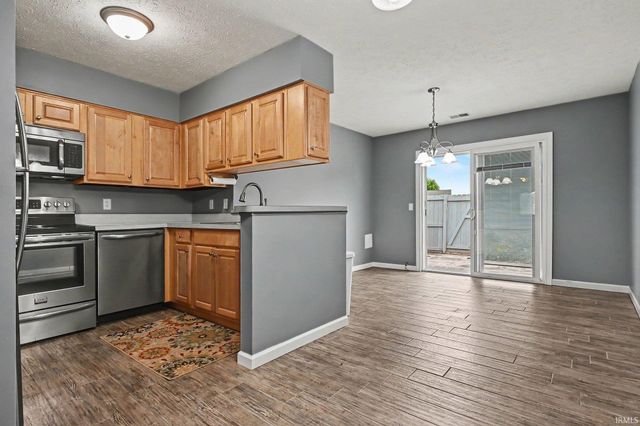 913 Berkley Circle, Mishawaka, IN 46544