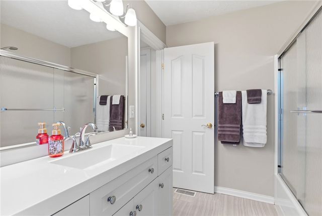 2270 Bluegrass Court, Miamisburg, OH 45342