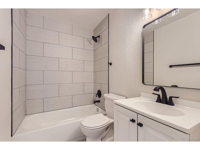 416 N Gilbert St, Castle Rock, CO 80104