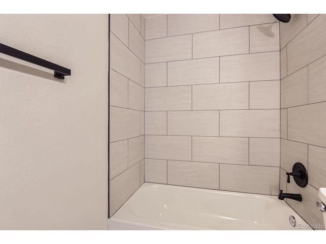 416 N Gilbert St, Castle Rock, CO 80104