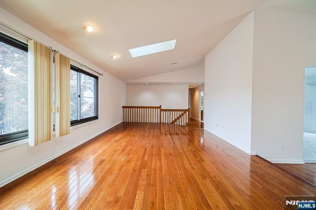 1437 John Street, Fort Lee, NJ 07024