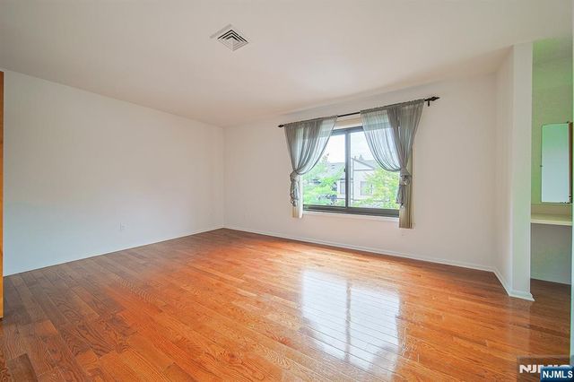 1437 John Street, Fort Lee, NJ 07024