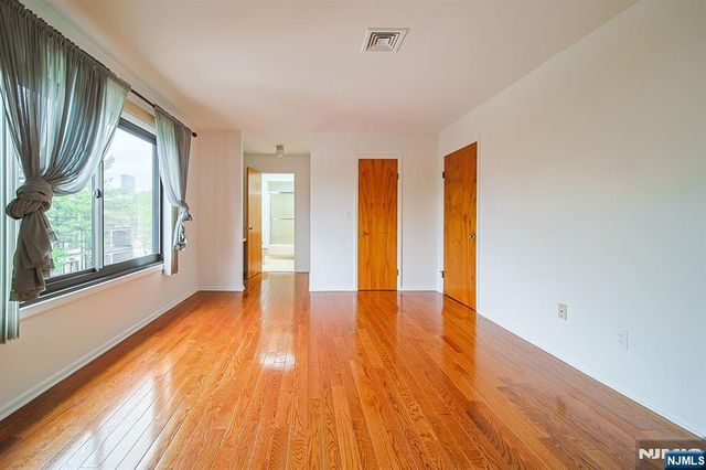 1437 John Street, Fort Lee, NJ 07024
