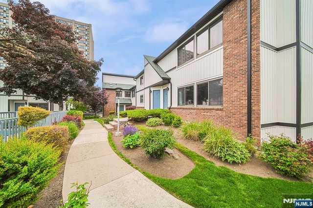 1437 John Street, Fort Lee, NJ 07024