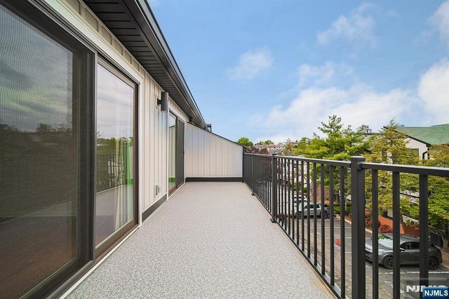 1437 John Street, Fort Lee, NJ 07024