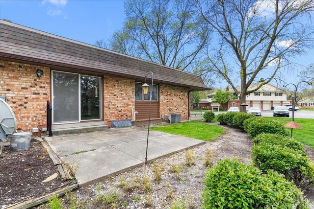 17694 Nassau DRIVE, Brookfield, WI 53045