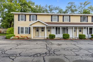 199 E 34th Street 10, Holland, MI 49423