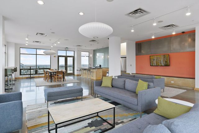 2929 Chicago Avenue 1021, Minneapolis, MN 55407