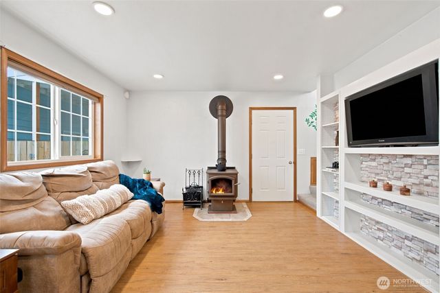 280 Mains Road, Sequim, WA 98382
