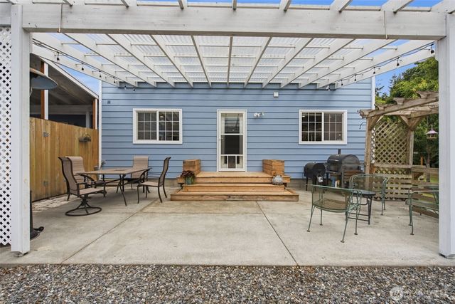 280 Mains Road, Sequim, WA 98382