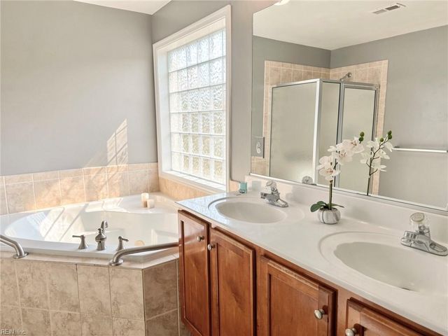 1732 Schooner Strait CT, Virginia Beach, VA 23453
