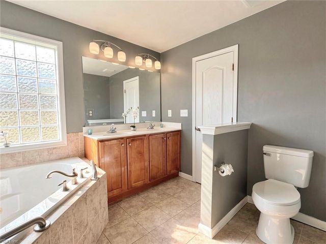 1732 Schooner Strait CT, Virginia Beach, VA 23453
