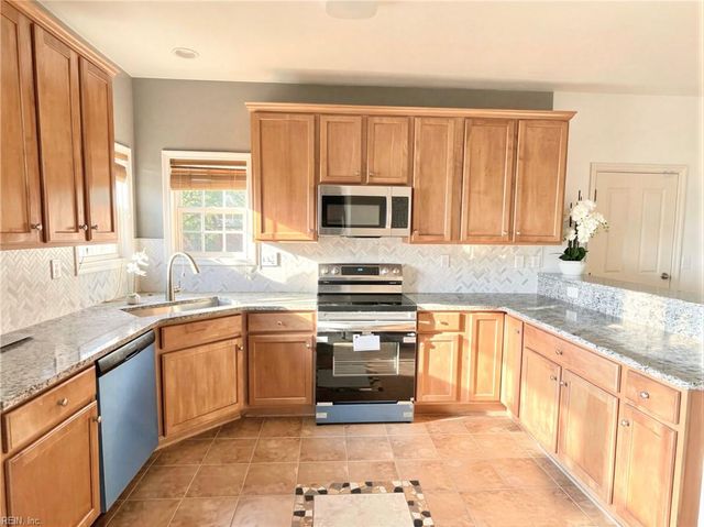 1732 Schooner Strait CT, Virginia Beach, VA 23453