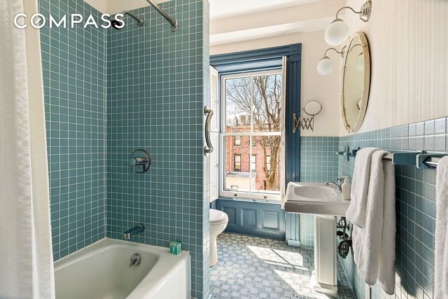 194 Berkeley Place, New York City, NY 11217
