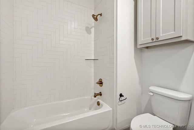 7109 E Queens Street, Broken Arrow, OK 74014