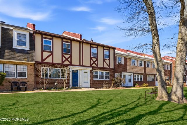 7 Briar Mills Drive, Brick, NJ 08724