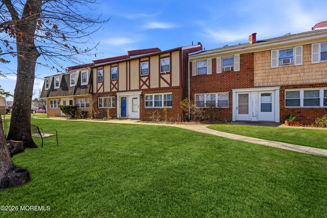 7 Briar Mills Drive, Brick, NJ 08724