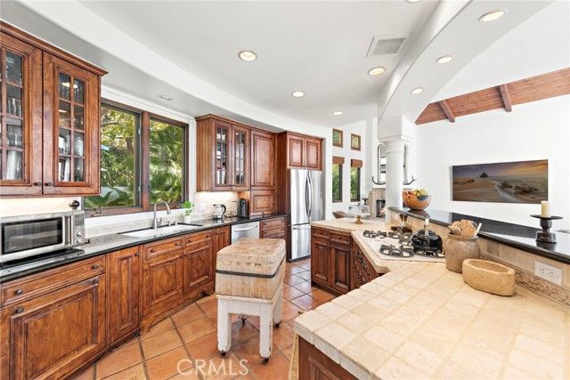 1280 Morningside Drive, Laguna Beach, CA 92651
