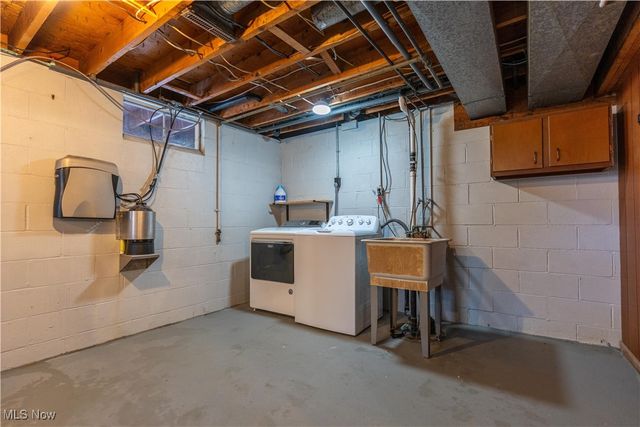 7539 Marelis Avenue NE, Canton, OH 44721