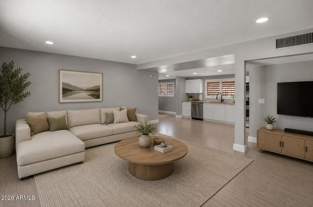 4916 E Amelia Avenue, Phoenix, AZ 85018