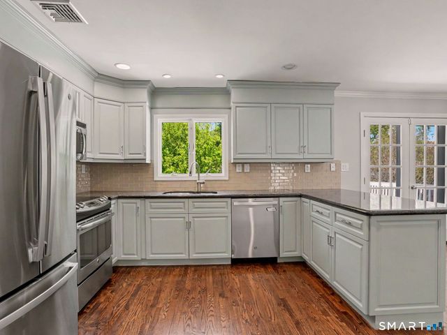 44 Sniffen Road, Westport, CT 06880