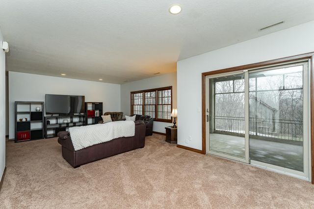 2011 Baihly Heights Drive SW, Rochester, MN 55902