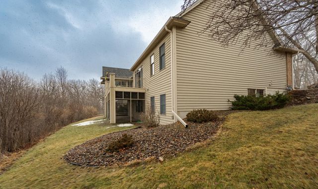 2011 Baihly Heights Drive SW, Rochester, MN 55902