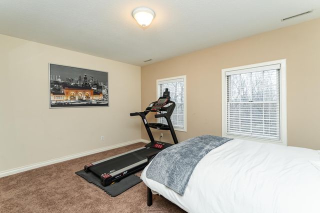 2011 Baihly Heights Drive SW, Rochester, MN 55902