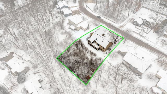 2011 Baihly Heights Drive SW, Rochester, MN 55902