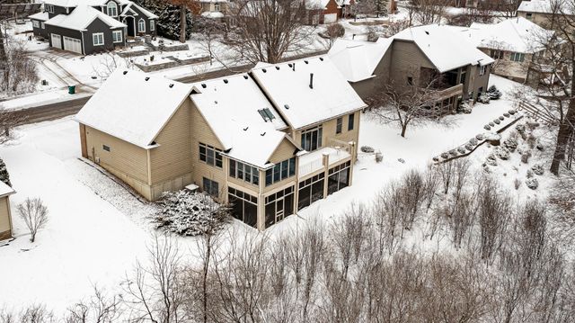 2011 Baihly Heights Drive SW, Rochester, MN 55902